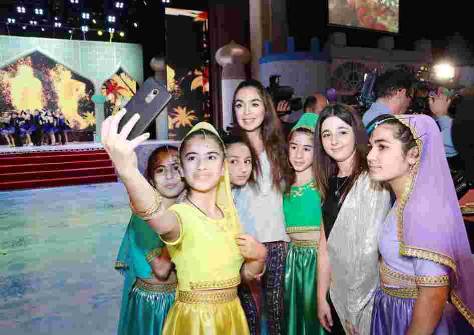 Mehriban Əliyeva uşaqlar üçün təşkil olunan şənlikdə -  FOTOLAR