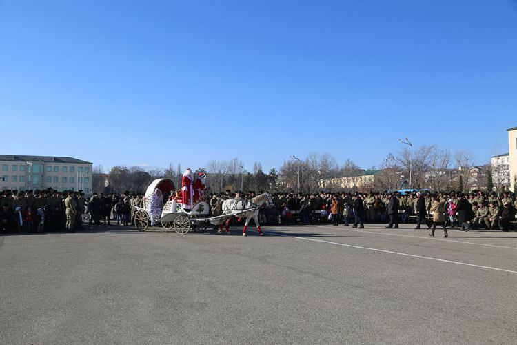 Zakir Həsənov əsgərlər və onların yaxınları ilə görüşdü -  TAPŞIRIQ VERDİ (FOTOLAR)