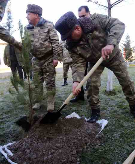 Zakir Həsənov əsgərlər və onların yaxınları ilə görüşdü -  TAPŞIRIQ VERDİ (FOTOLAR)