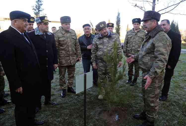 Zakir Həsənov əsgərlər və onların yaxınları ilə görüşdü -  TAPŞIRIQ VERDİ (FOTOLAR)