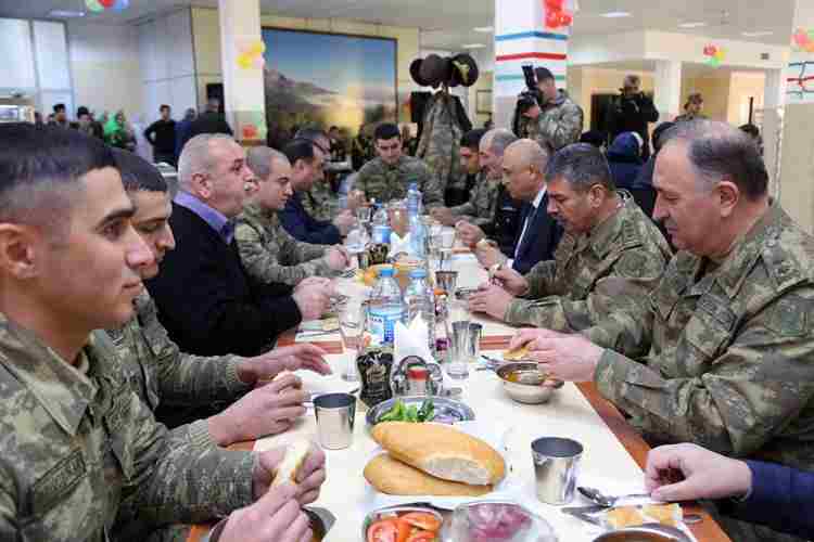 Zakir Həsənov əsgərlər və onların yaxınları ilə görüşdü -  TAPŞIRIQ VERDİ (FOTOLAR)