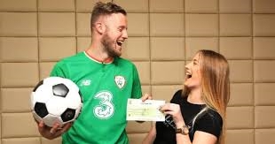 Dayısı loteriya hədiyə etdi -  Futbolçu 1 milyon uddu (FOTOLAR)