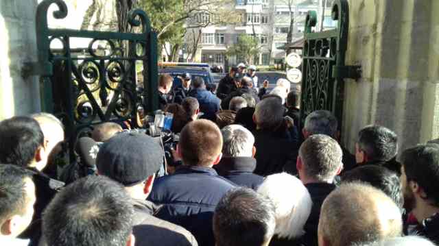 Hababam sinfinin məşhur aktyoru dəfn olunur -  FOTOLAR