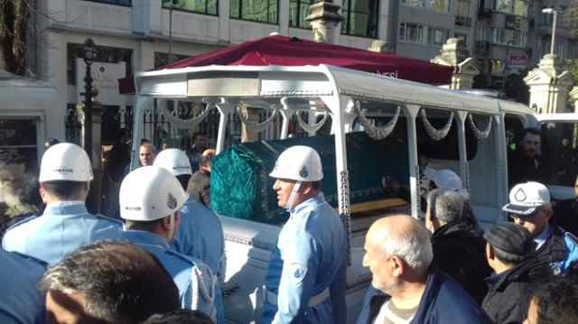 Hababam sinfinin məşhur aktyoru dəfn olunur -  FOTOLAR