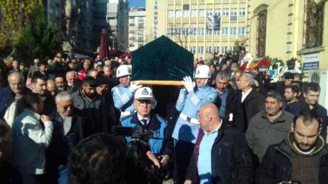 Hababam sinfinin məşhur aktyoru dəfn olunur -  FOTOLAR