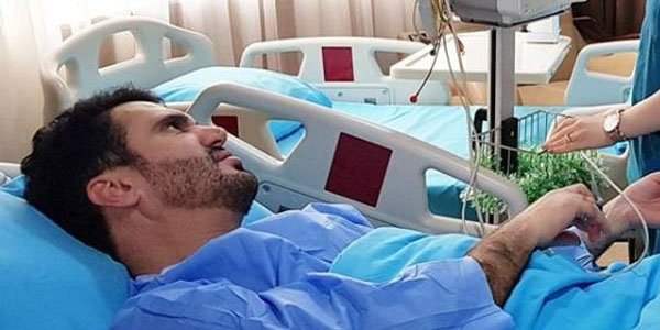 Azərbaycanda tanınmış kişi müğənni əməliyyat olundu -  Dodağındakı silikon çıxarıldı - FOTO