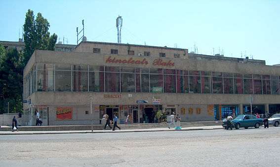 Bakının məşhur kinoteatrı sökülür - FOTOLAR