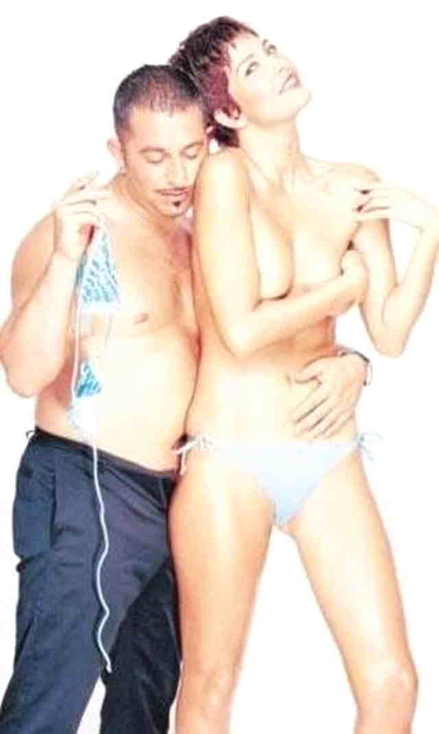   Məşhur model 15 il öncəki çılpaq şəkilindən danışdı - FOTO