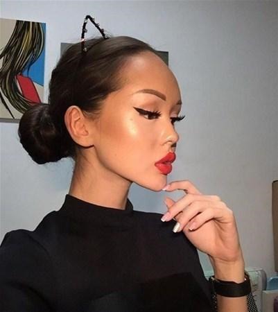 Bu qız gözəlliyi ilə hər kəsi heyran edir -  FOTOLAR