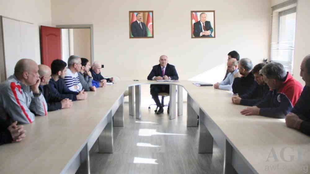 Firdovsi Umudov yığma komandaların məşqçi heyəti ilə görüş keçirdi -  FOTOLAR