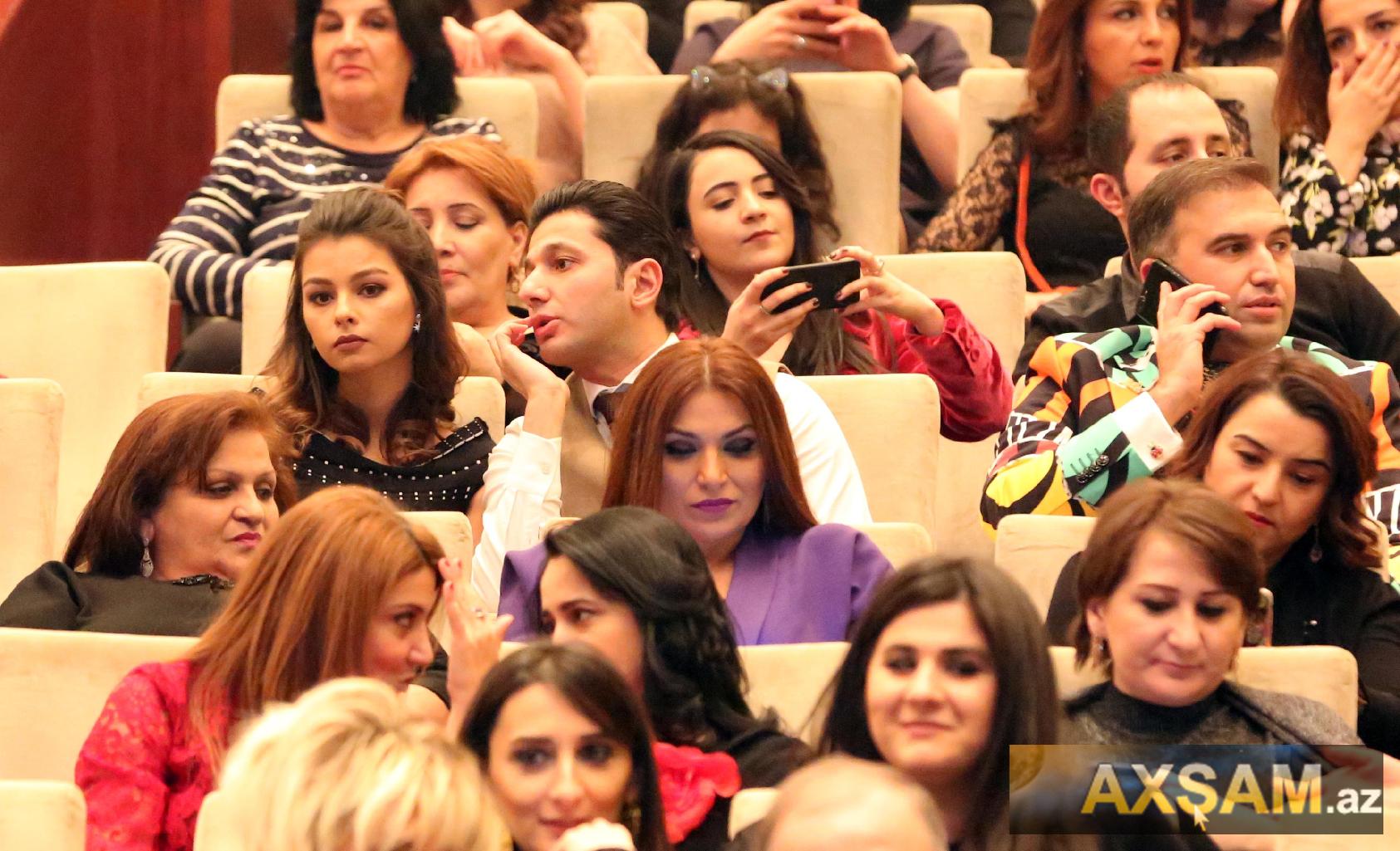 Xəyyam ilk dəfə xanımı ilə görüntüləndi -  FOTOLAR