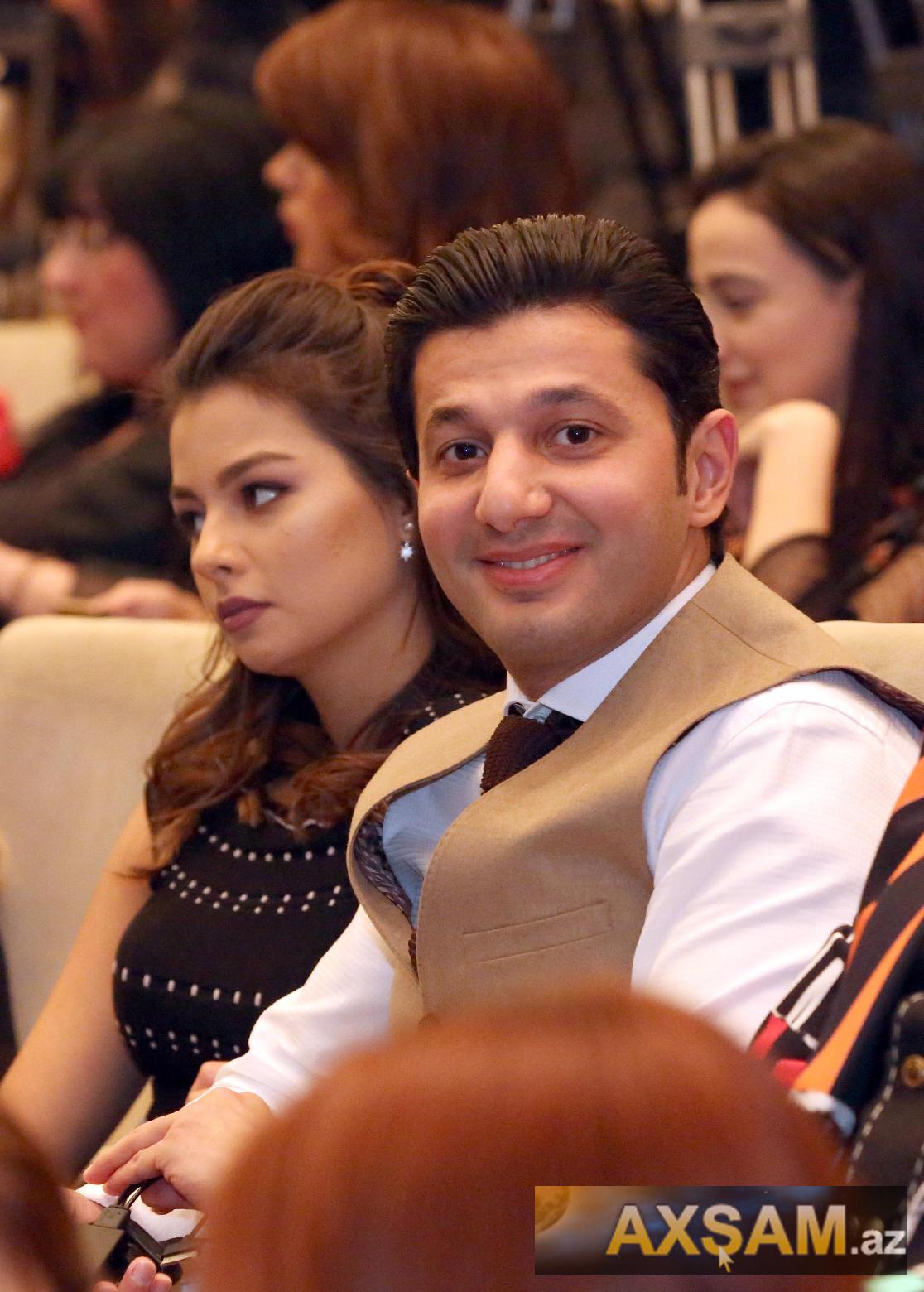 Xəyyam ilk dəfə xanımı ilə görüntüləndi -  FOTOLAR