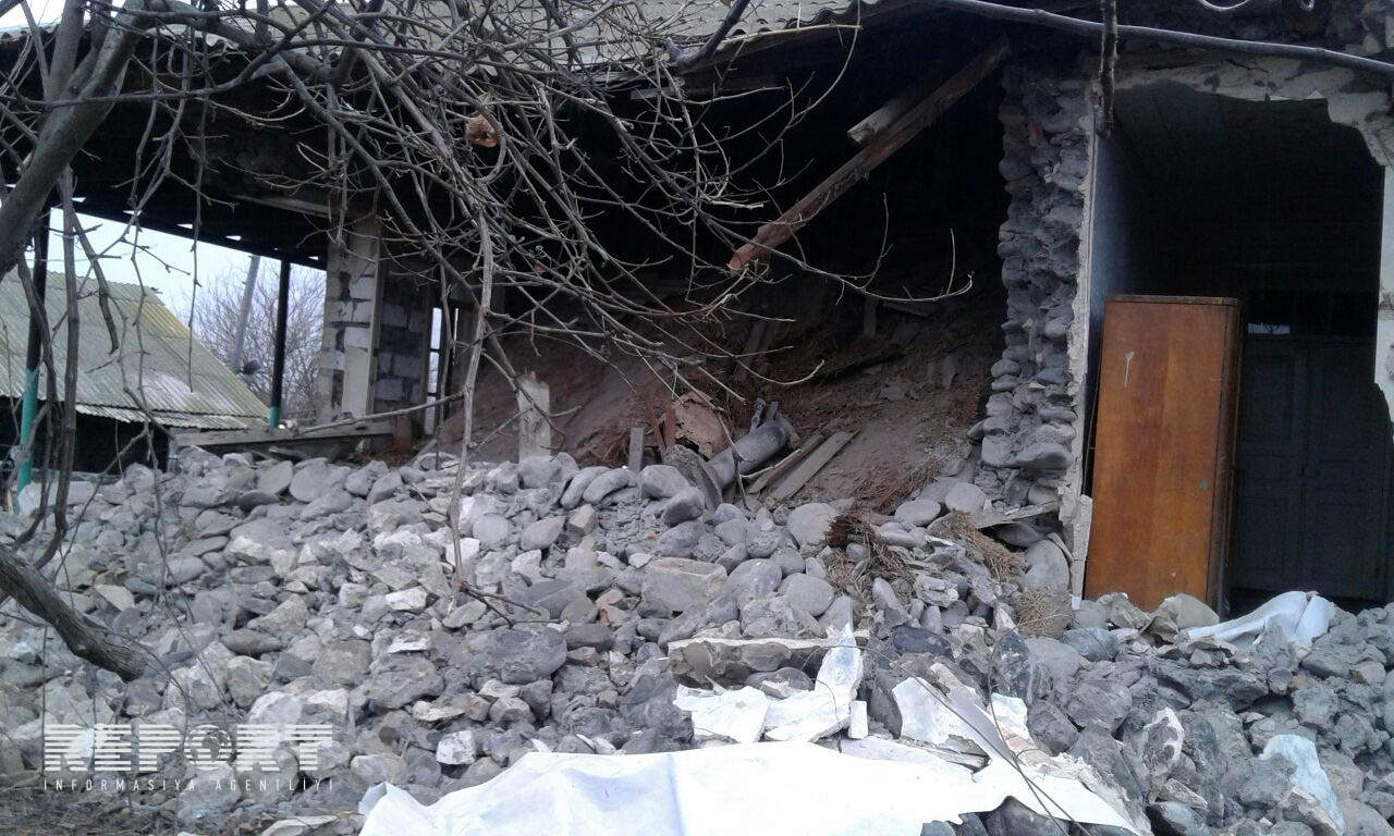 Yaşayış evi uçdu - FOTO