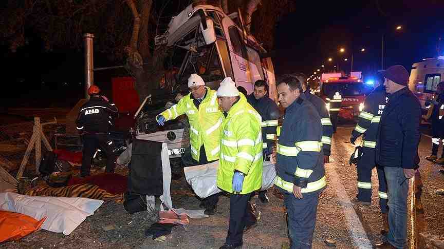 Türkiyədə avtobus qəzası: 13 ölü, 42 yaralı var (FOTOLAR)