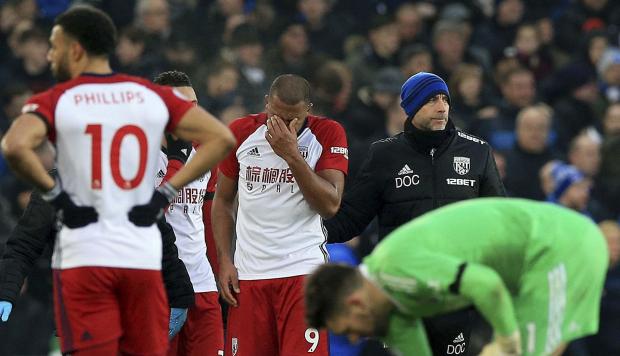  Oyun zamanı futbolçunun  ayağı sındı   - ŞOK GÖRÜNTÜ - FOTO + VİDEO