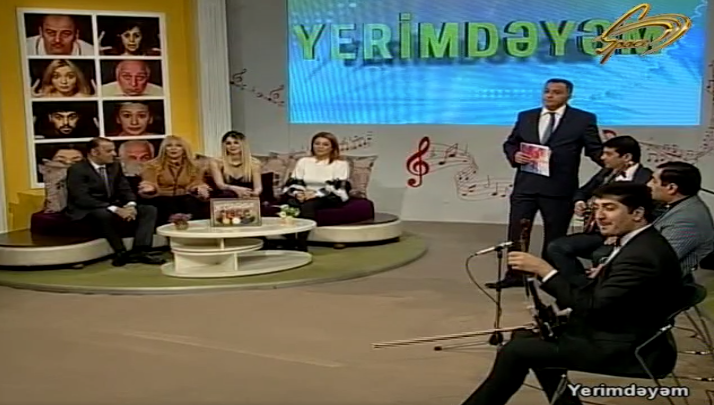 Qadının sinəsi görünəndə nə olur ki? -  Yerimdəyəm verilişində  QALMAQAL (FOTOLAR)