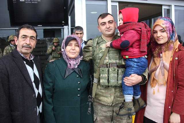 200 türk komando Afrinə yola düşdü -  FOTO