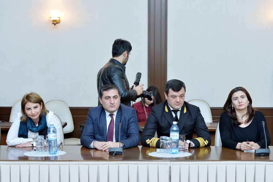 PR və media dialoqu  mövzusunda dəyirmi masa keçirildi  - FOTO