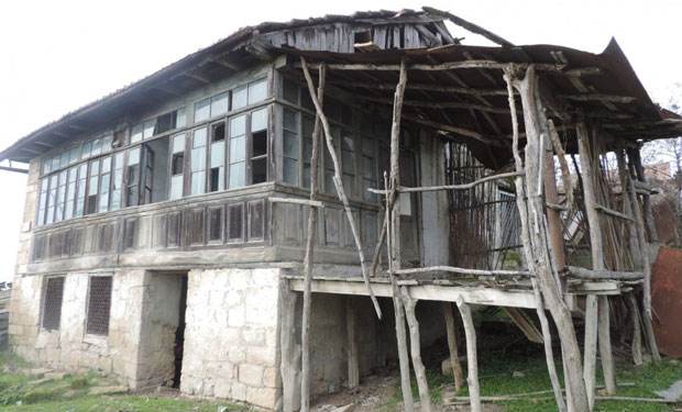 Uzaq sahillərdə: Veselinin ata evi və faşist Əlağa -  FOTO