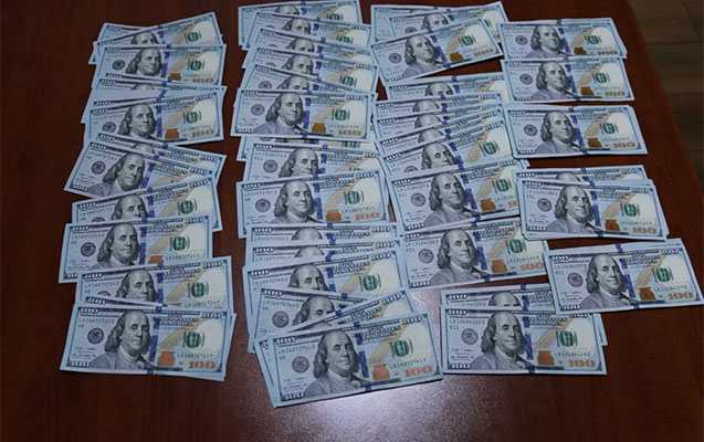 Bakıda Türkiyə və Rusiya vətəndaşları dollarla saxlanıldı -  FOTOLAR