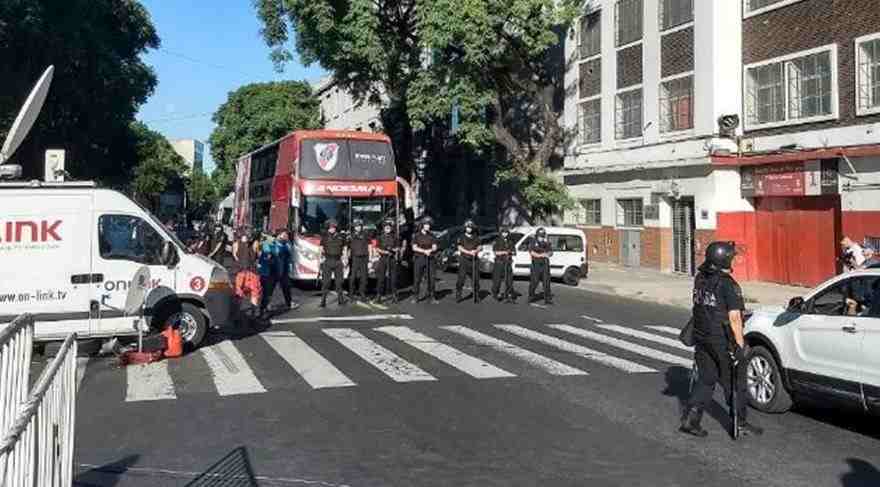   Stadionda bomba həyacanı  - FOTO + VİDEO 