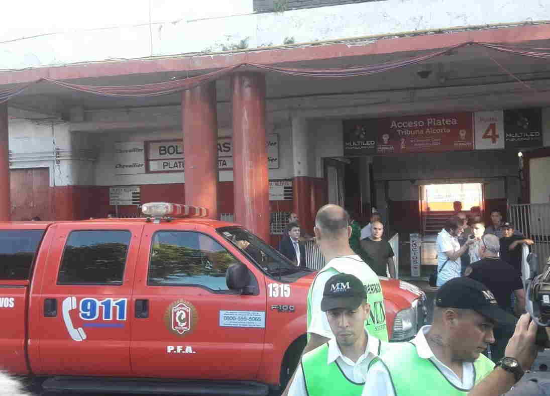   Stadionda bomba həyacanı  - FOTO + VİDEO 