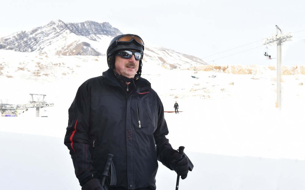 Prezident Şahdağda xizək sürdü  - FOTO 