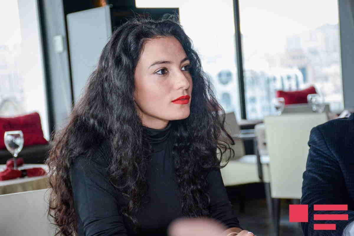 Dilarə açıq-saçıq şəkillərindən danışdı:  Yaxşı bədənim var, göstərməsəm... - FOTOLAR