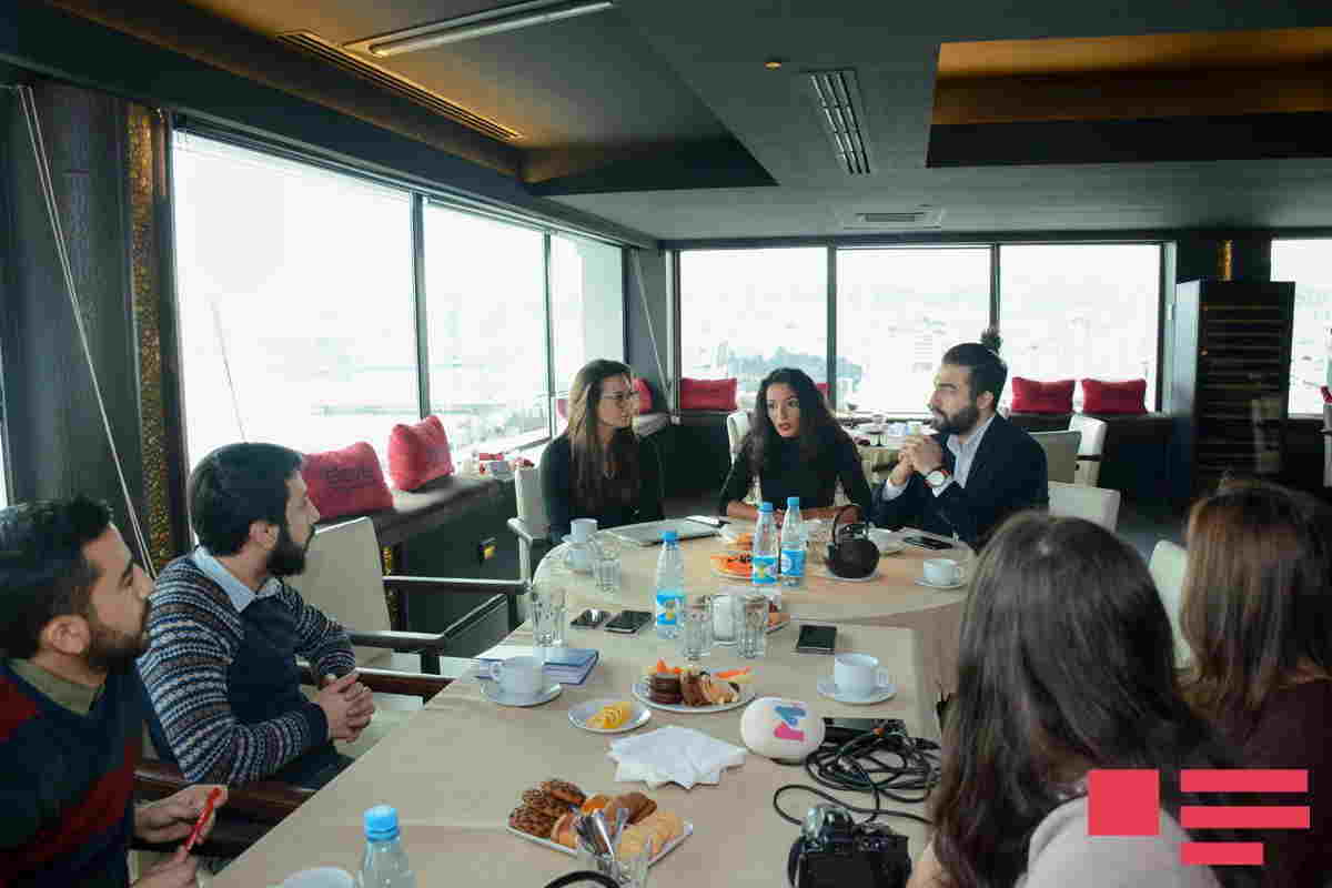 Dilarə açıq-saçıq şəkillərindən danışdı:  Yaxşı bədənim var, göstərməsəm... - FOTOLAR