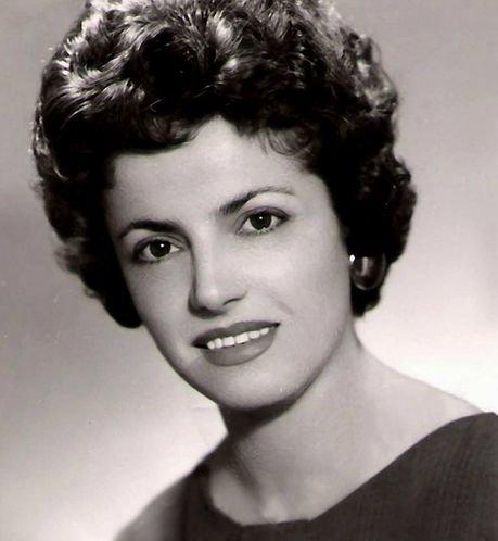 Tanınmış müğənni vəfat etdi - FOTO