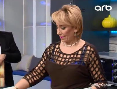 Efirdə əməkdar artistin alt paltarı göründü  - FOTO 