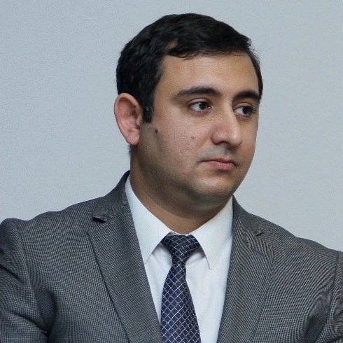 Ceyhun Bayramov şöbə müdirini   işdən azad etdi 