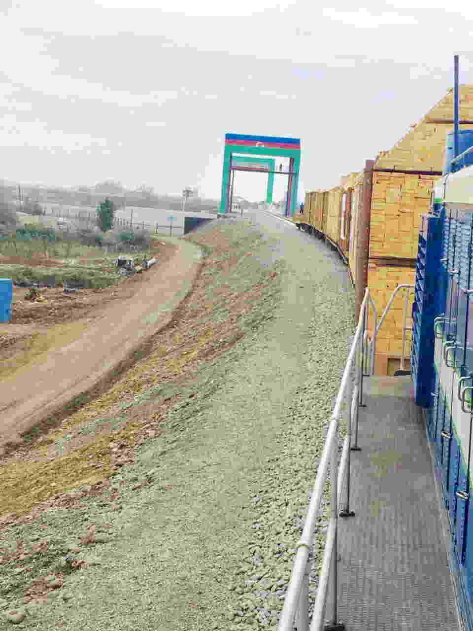 Bu dəmir yolu xətti ilə ilk sınaq yük qatarı yola salındı - FOTOLAR