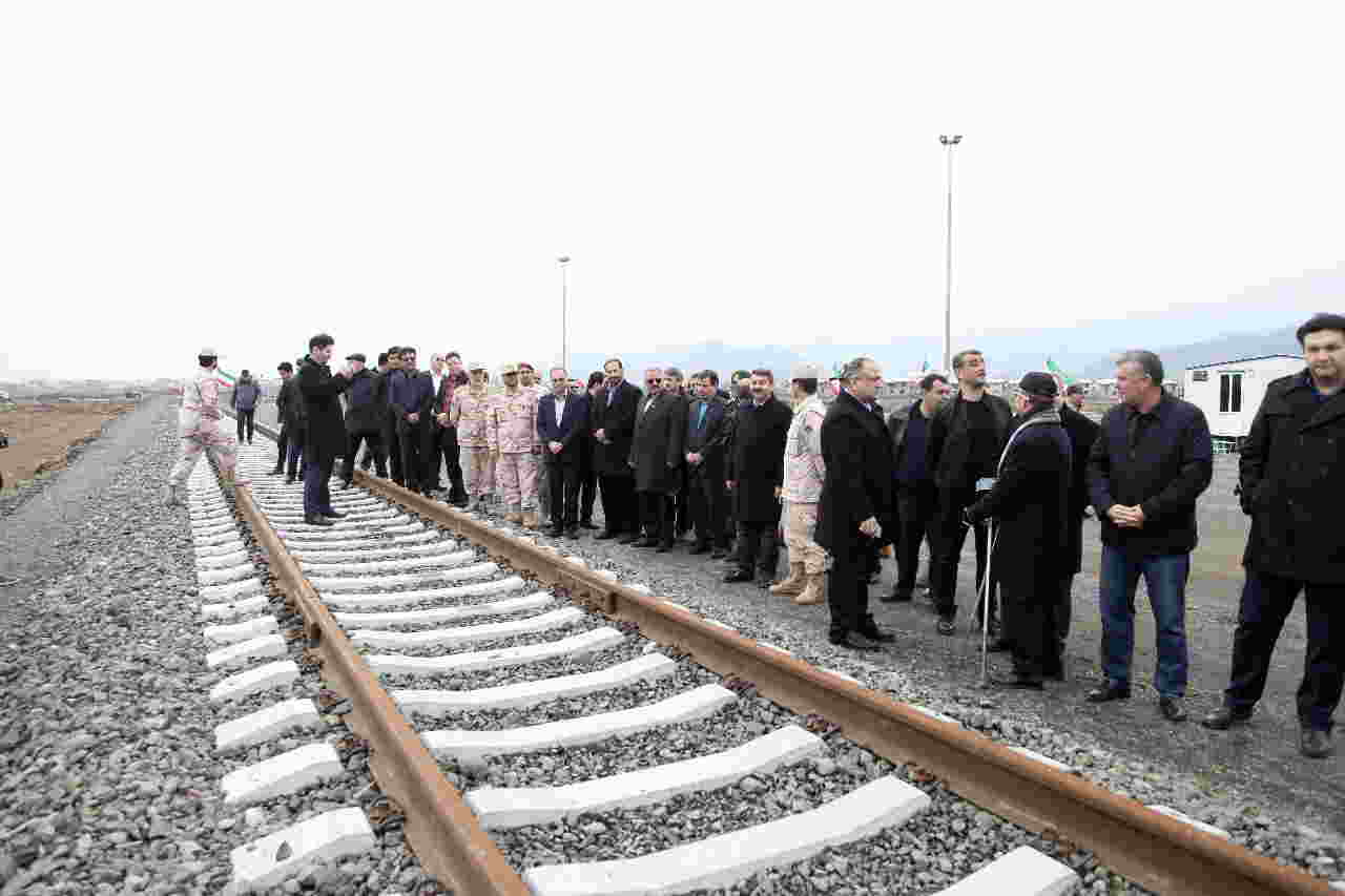 Bu dəmir yolu xətti ilə ilk sınaq yük qatarı yola salındı - FOTOLAR