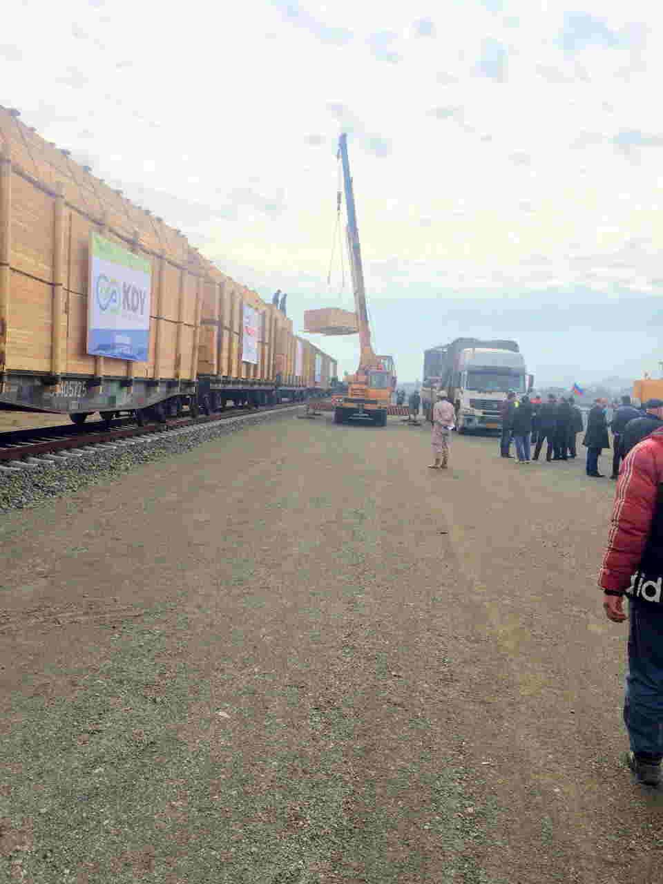 Bu dəmir yolu xətti ilə ilk sınaq yük qatarı yola salındı - FOTOLAR