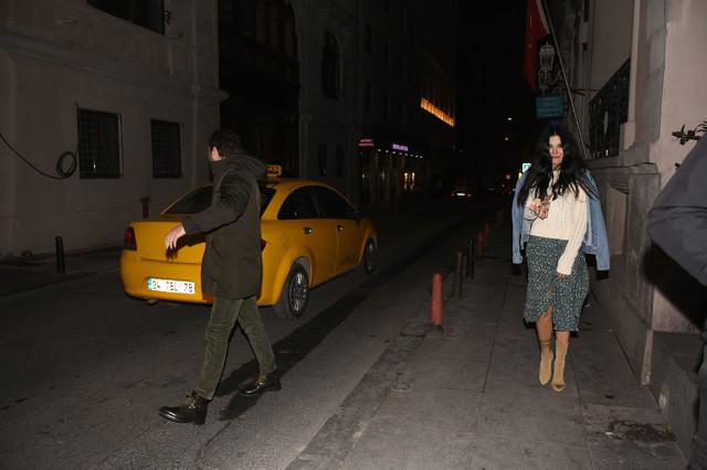 Tanınmış aparıcı gizli sevgilisi ilə ilk dəfə görüntüləndi -  FOTOLAR