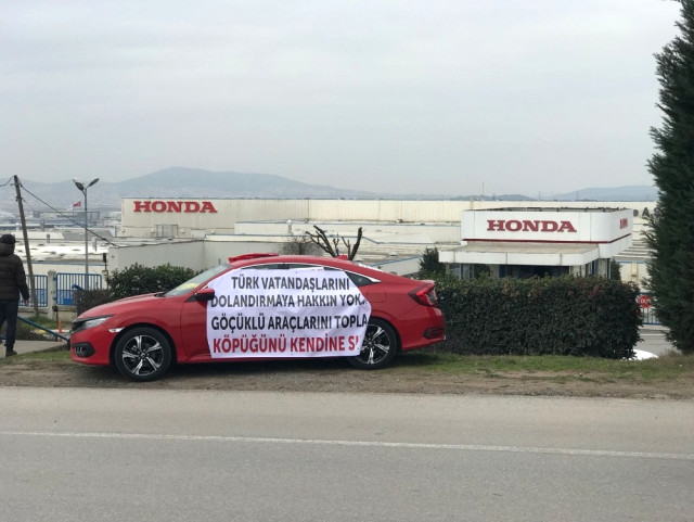 Honda Civic FC5 model avtomobilləri nasaz çıxdı -  Sürücülər aksiya keçirdilər (FOTOLAR)