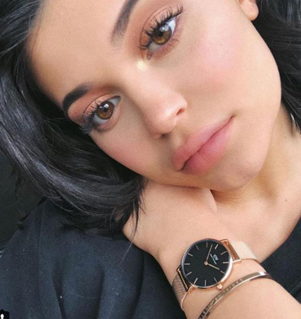 Dodaqları ilə sərvət qazanır -  FOTOLAR