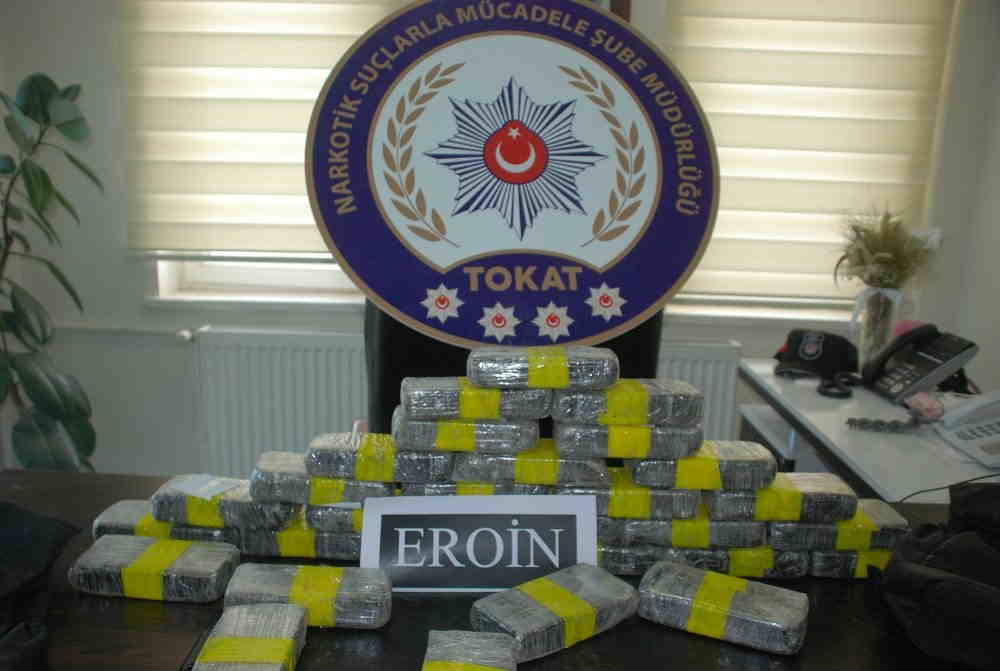 Türkiyədə iki narkotacir Azərbaycanlı SAXLANILDI: 17 kiloqram heroinlə