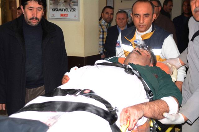 Yeni yolun açılmasına etiraz etdi   - bələdiyyə sədrini bıçaqladı (VİDEO-FOTO)