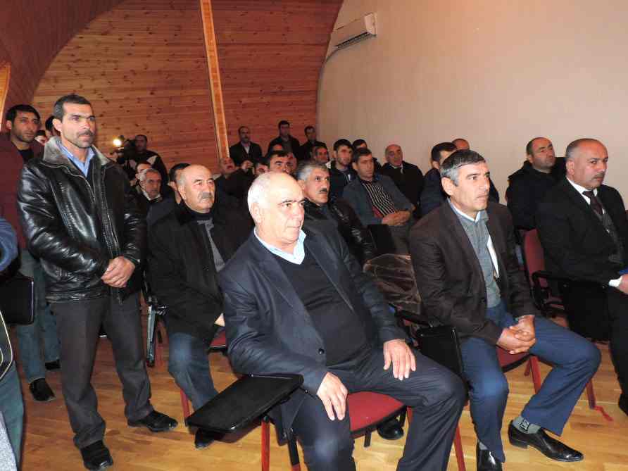 Heydər Əsədov Ağsuda vətəndaşlarla görüşüb - FOTOLAR