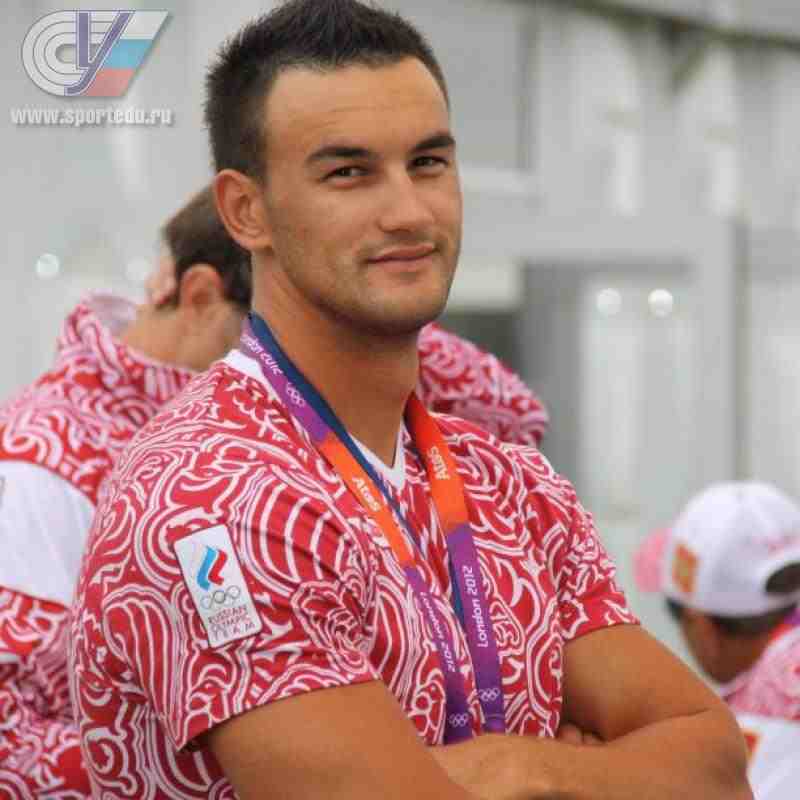 Tədris mərkəzində intihar yoxsa...  â€“ Əsəbləşib ayaqyolunun qapısını yumruqladı - FOTO