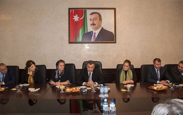  İcra başçısı faciə şahidləri ilə görüşdü  