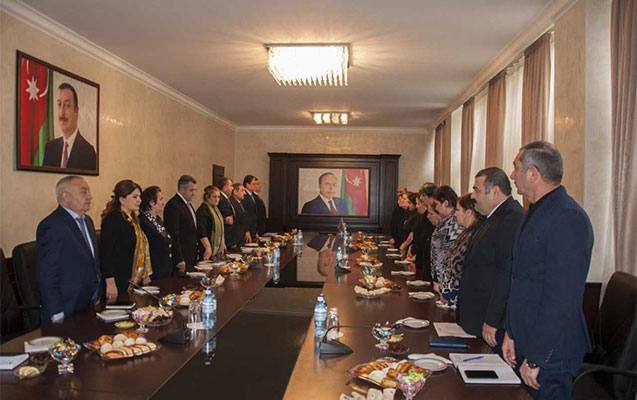  İcra başçısı faciə şahidləri ilə görüşdü  