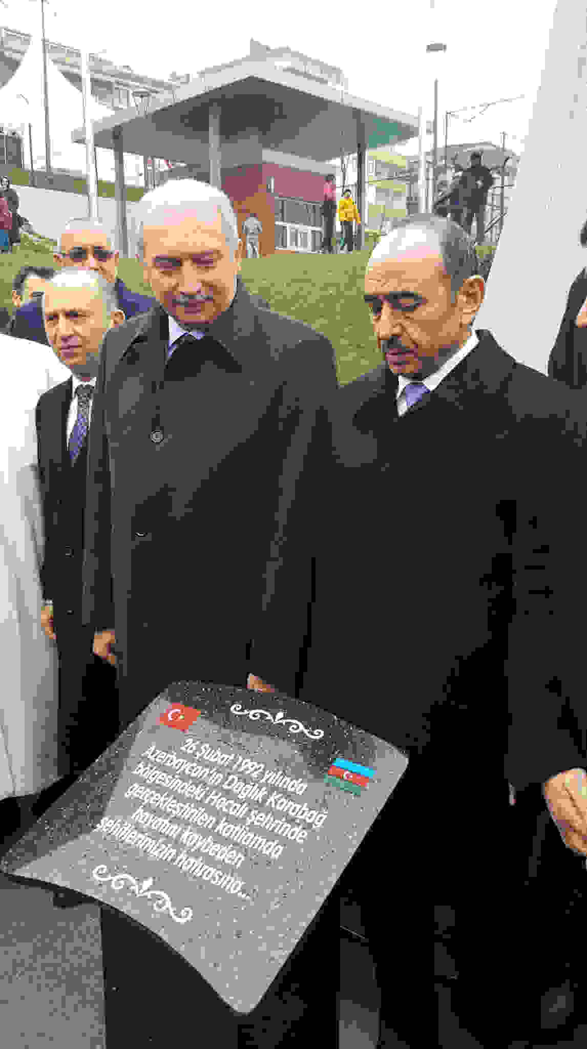 Prezidentin köməkçisi Xocalı soyqırımı abidəsinin açılışında  - FOTOLAR