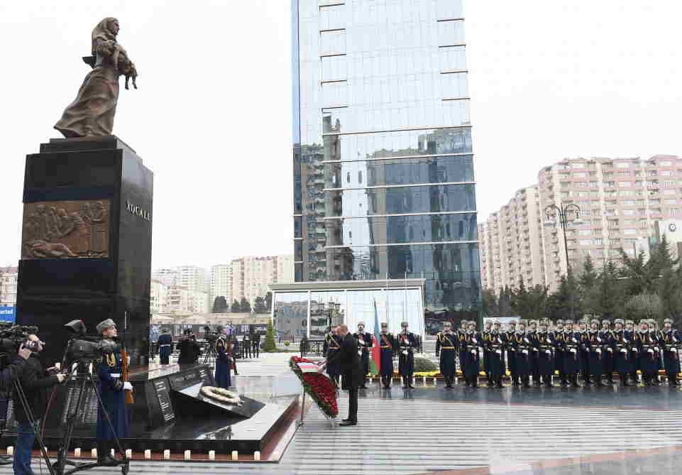 Prezident Xocalı abidəsini ziyarət etdi - FOTOLAR