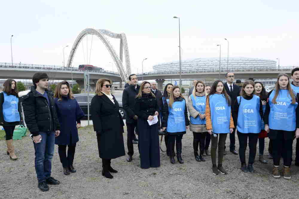 Leyla Əliyeva ağacəkmə aksiyasında   - FOTOLAR