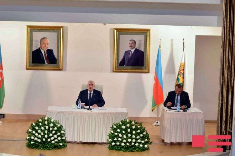 Fəttah Heydərov yenidən   sədr seçildi (FOTO)