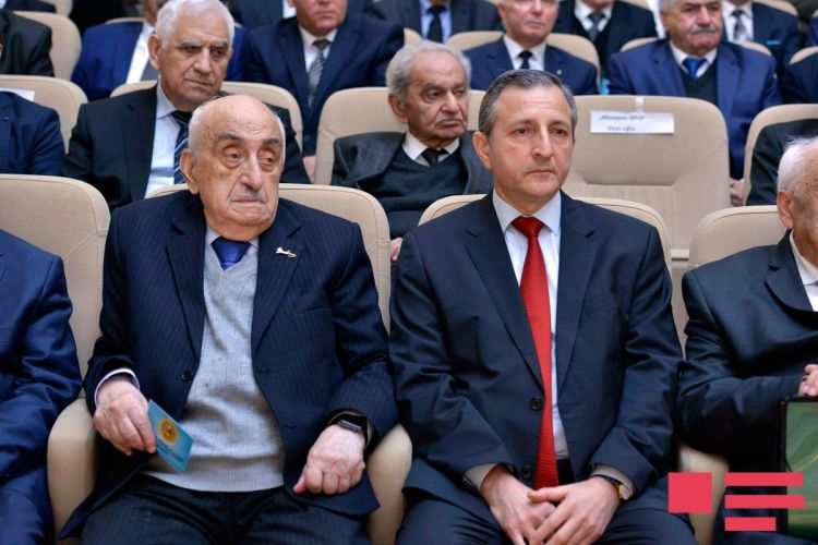 Fəttah Heydərov yenidən   sədr seçildi (FOTO)