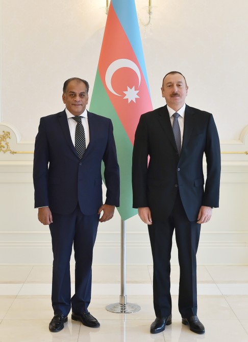 İlham Əliyev Misir səfirinin etimadnaməsini qəbul etdi 